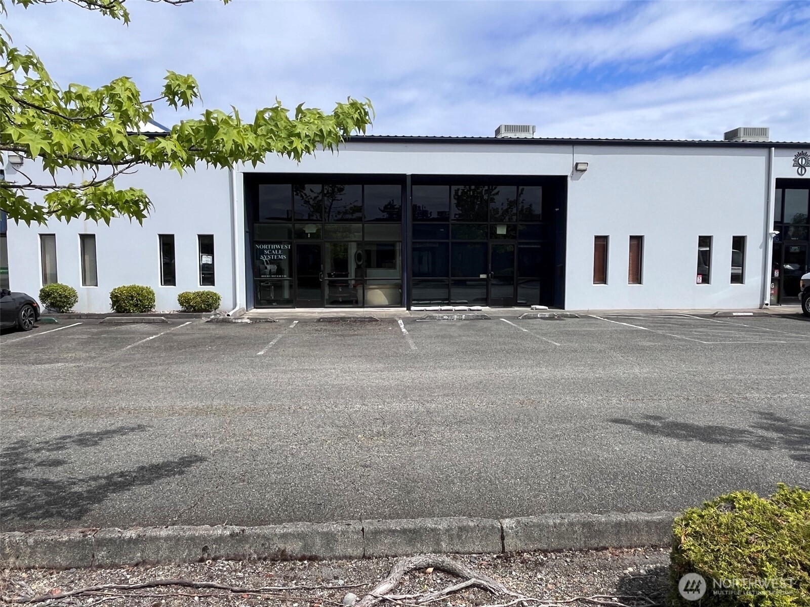 1721 W Valley Highway 5 Property Photo 2