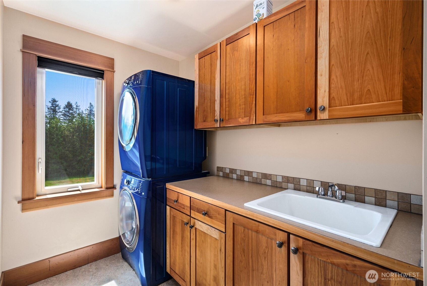 794 W Smith Road Property Photo 19