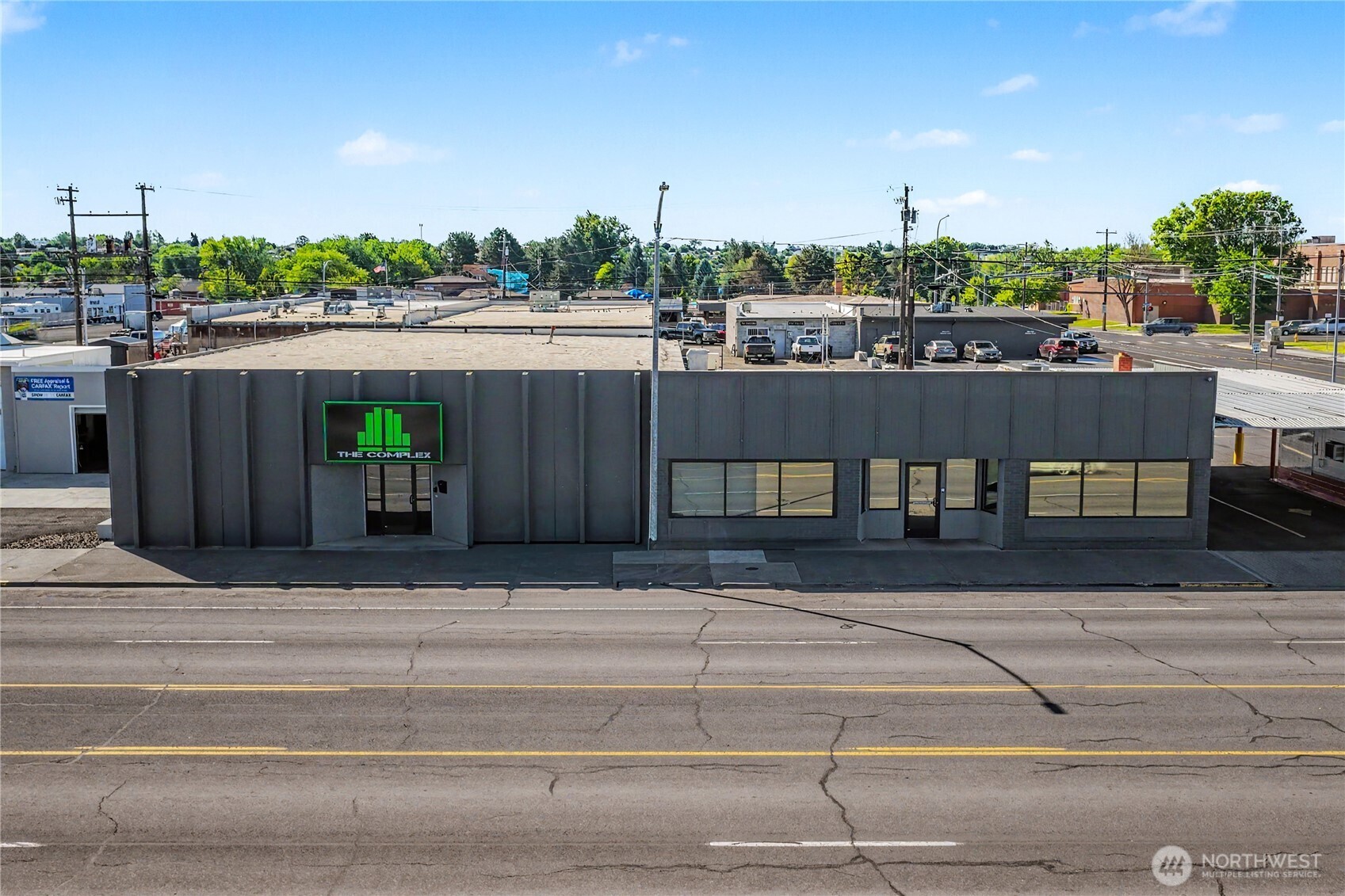 417 W Broadway Avenue Property Photo 1