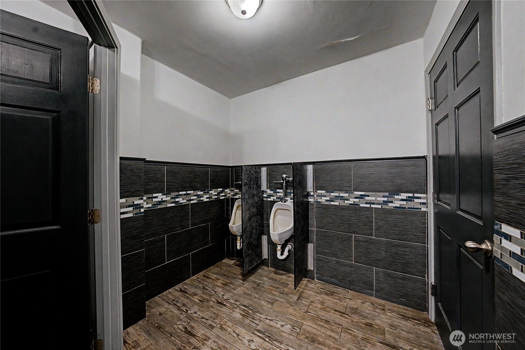 417 W Broadway Avenue Property Photo 36