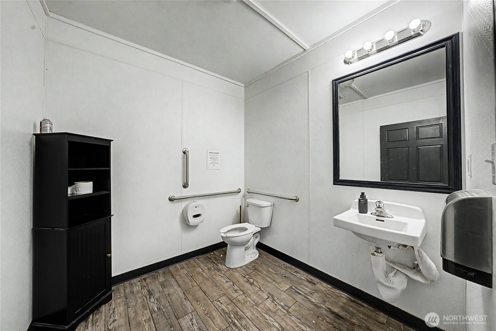 417 W Broadway Avenue Property Photo 40