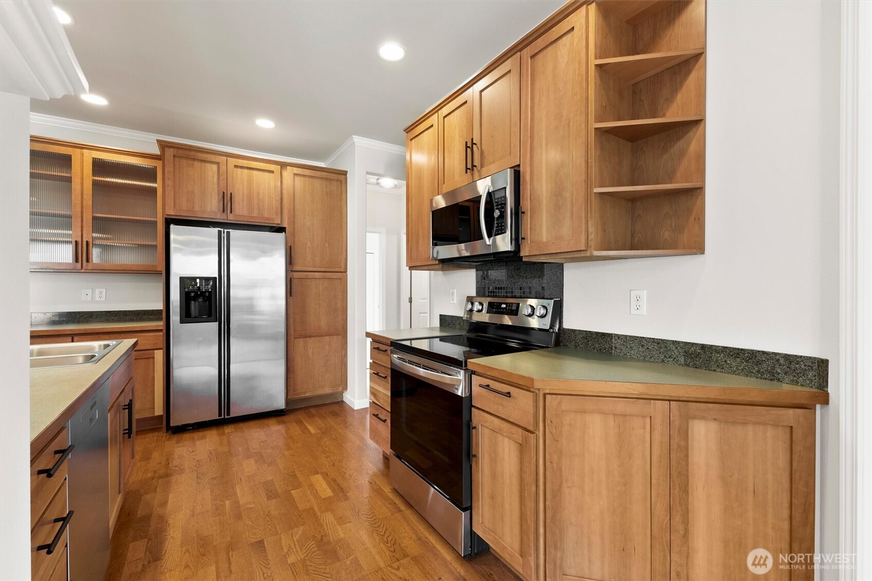 1149 Aaron Drive B Property Photo 3