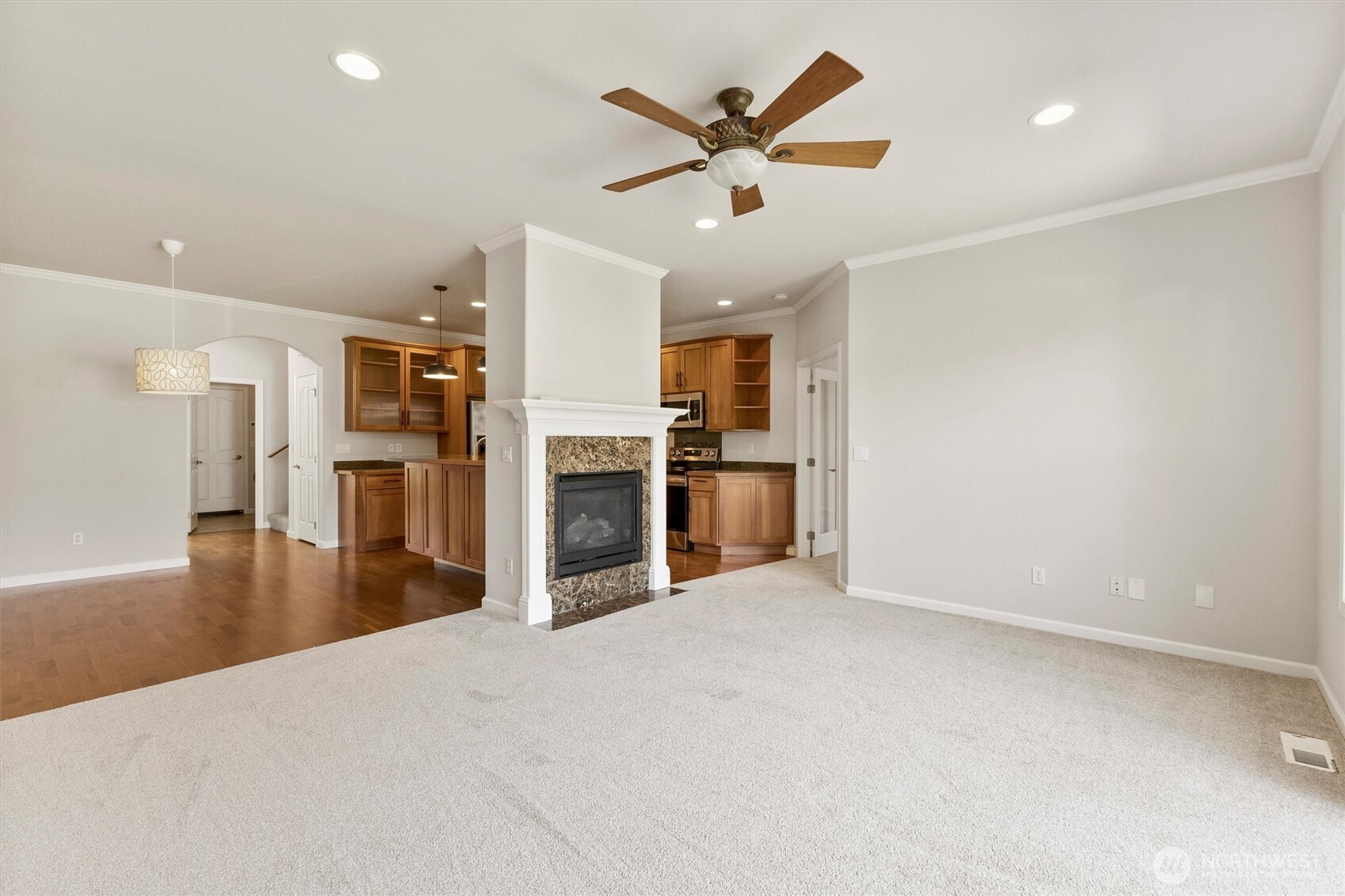 1149 Aaron Drive B Property Photo 5