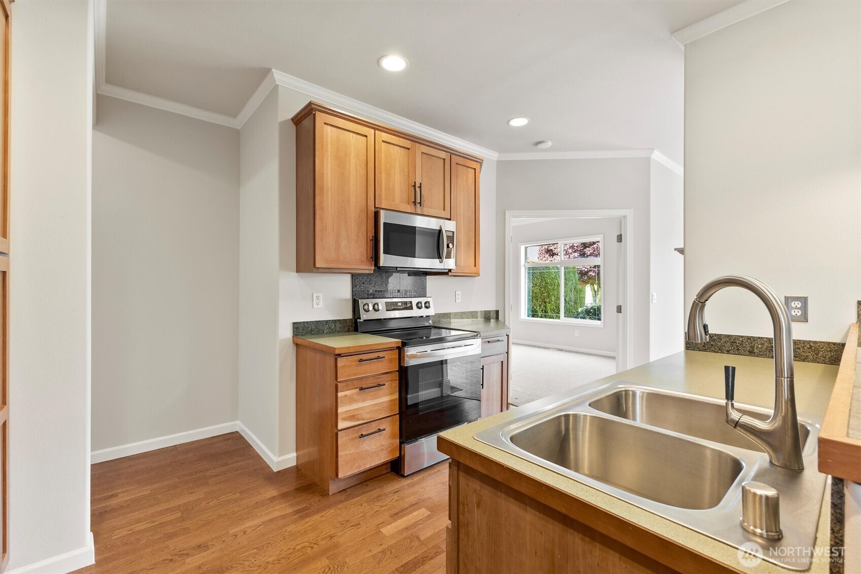 1149 Aaron Drive B Property Photo 9