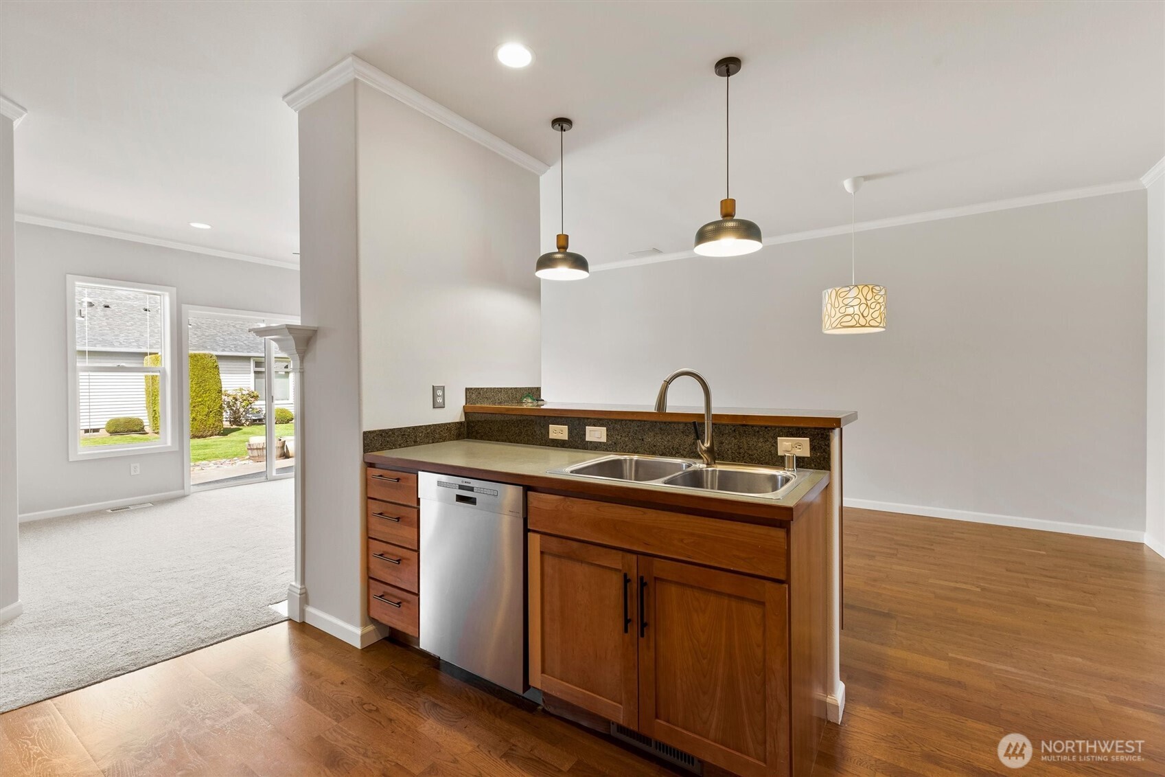 1149 Aaron Drive B Property Photo 10