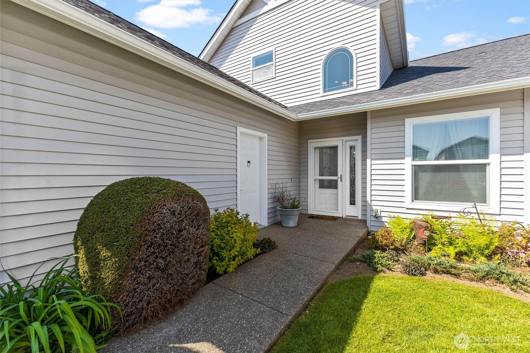 1149 Aaron Drive B Property Photo 12