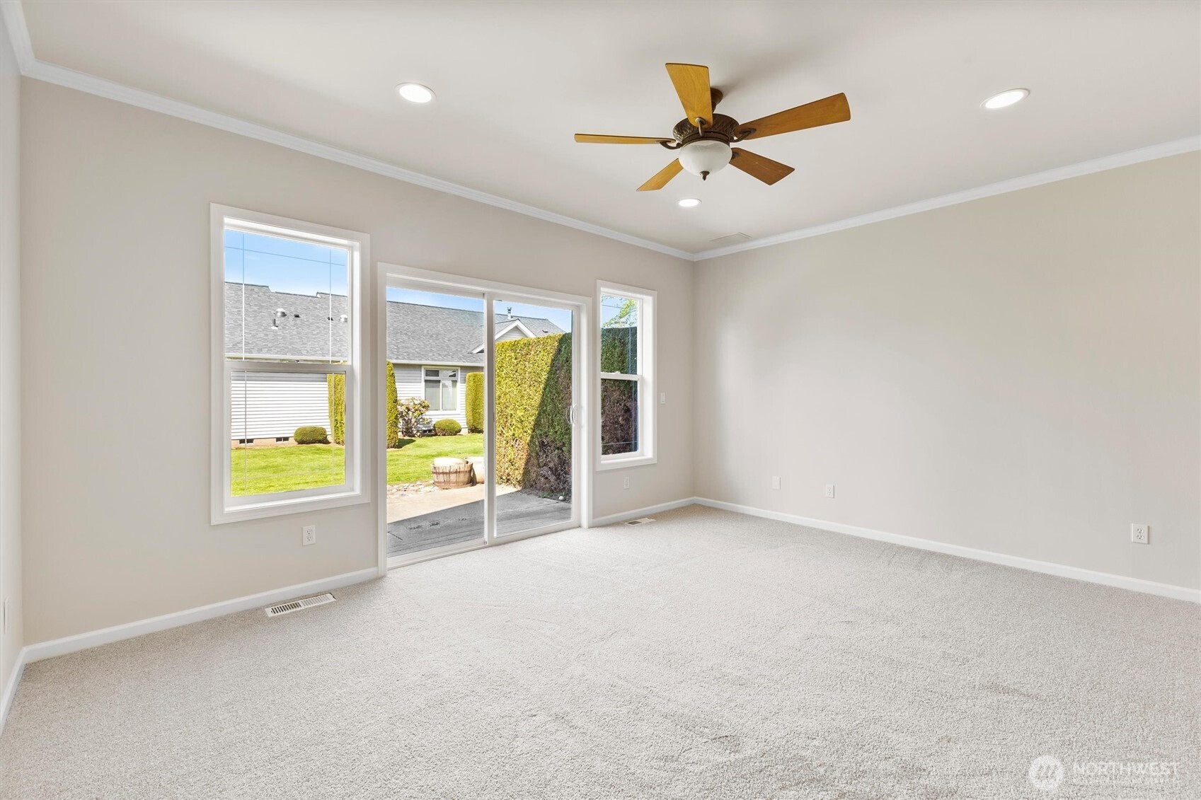 1149 Aaron Drive B Property Photo 20
