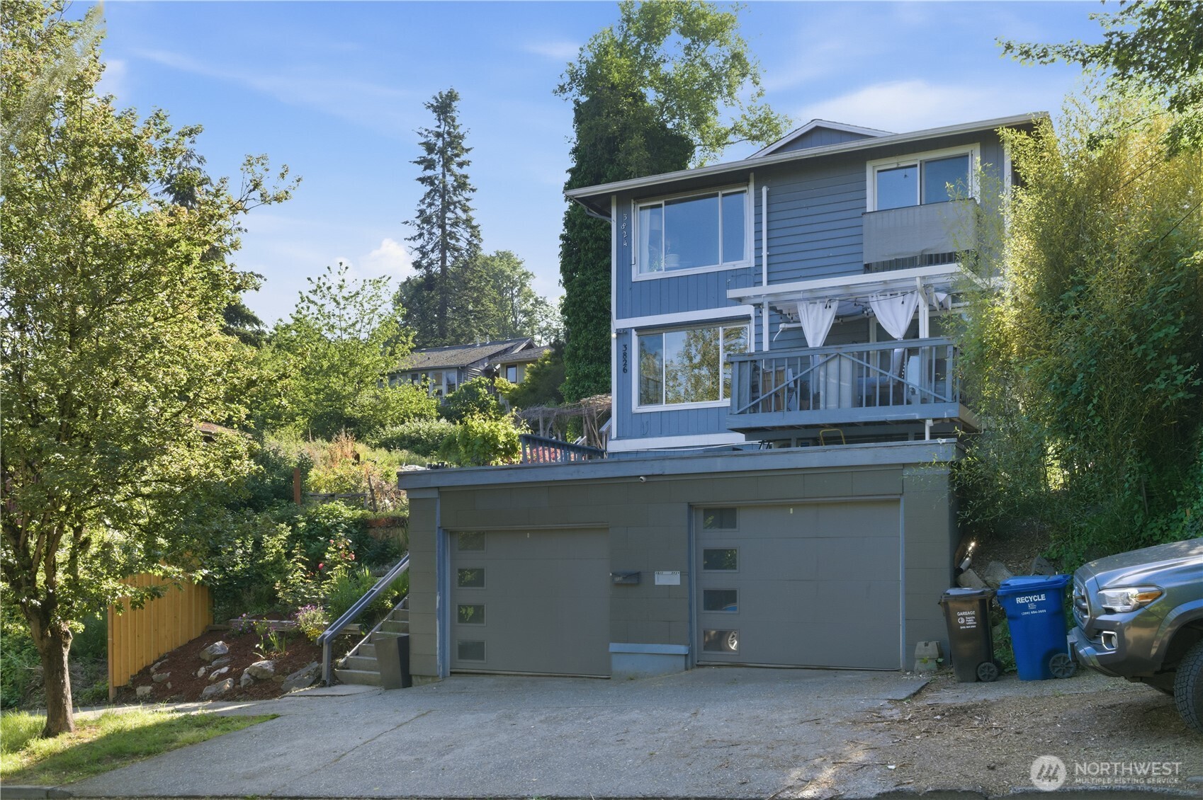 3824 23rd Avenue Property Photo 3