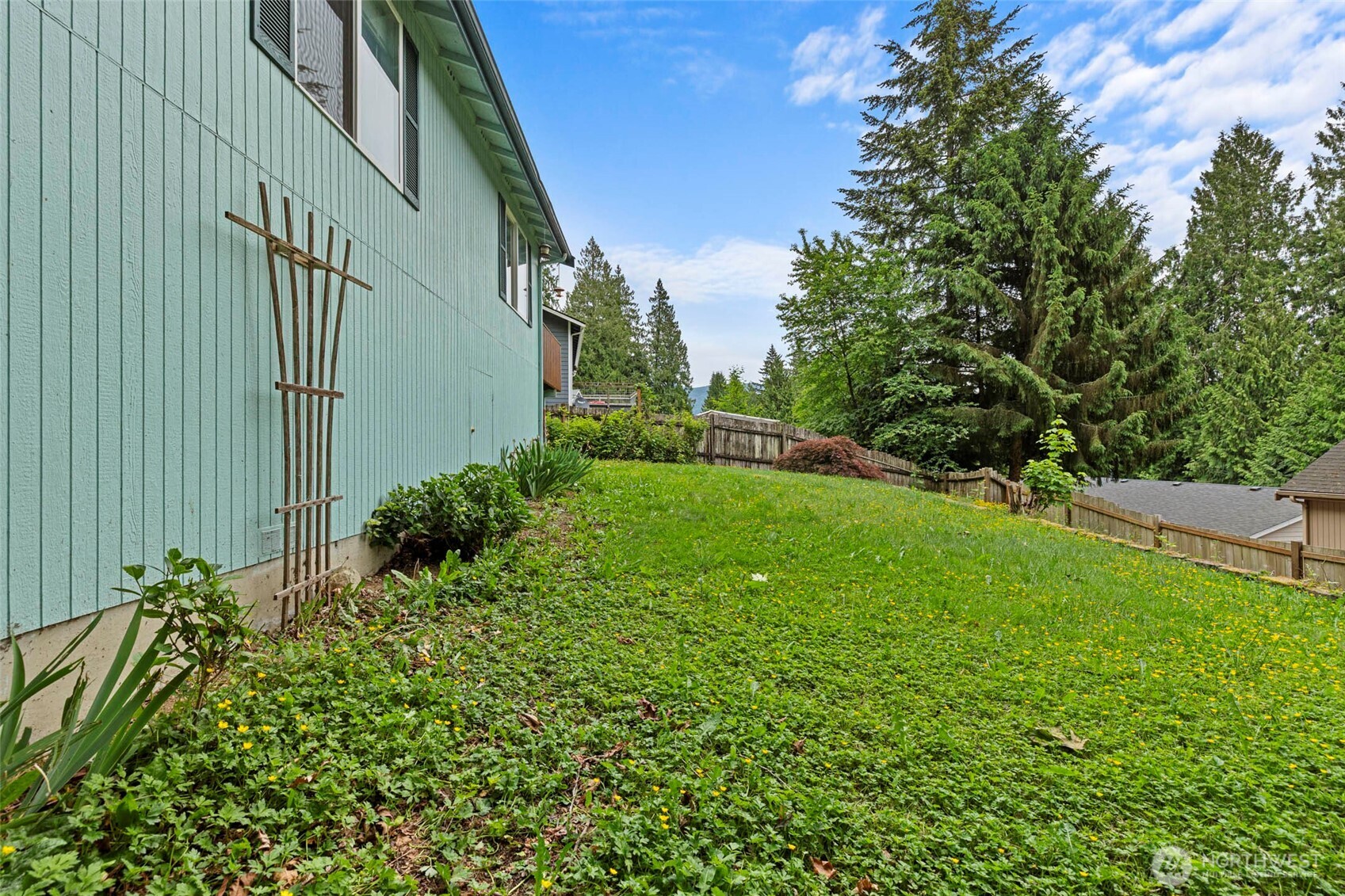 794 West Road Property Photo 3