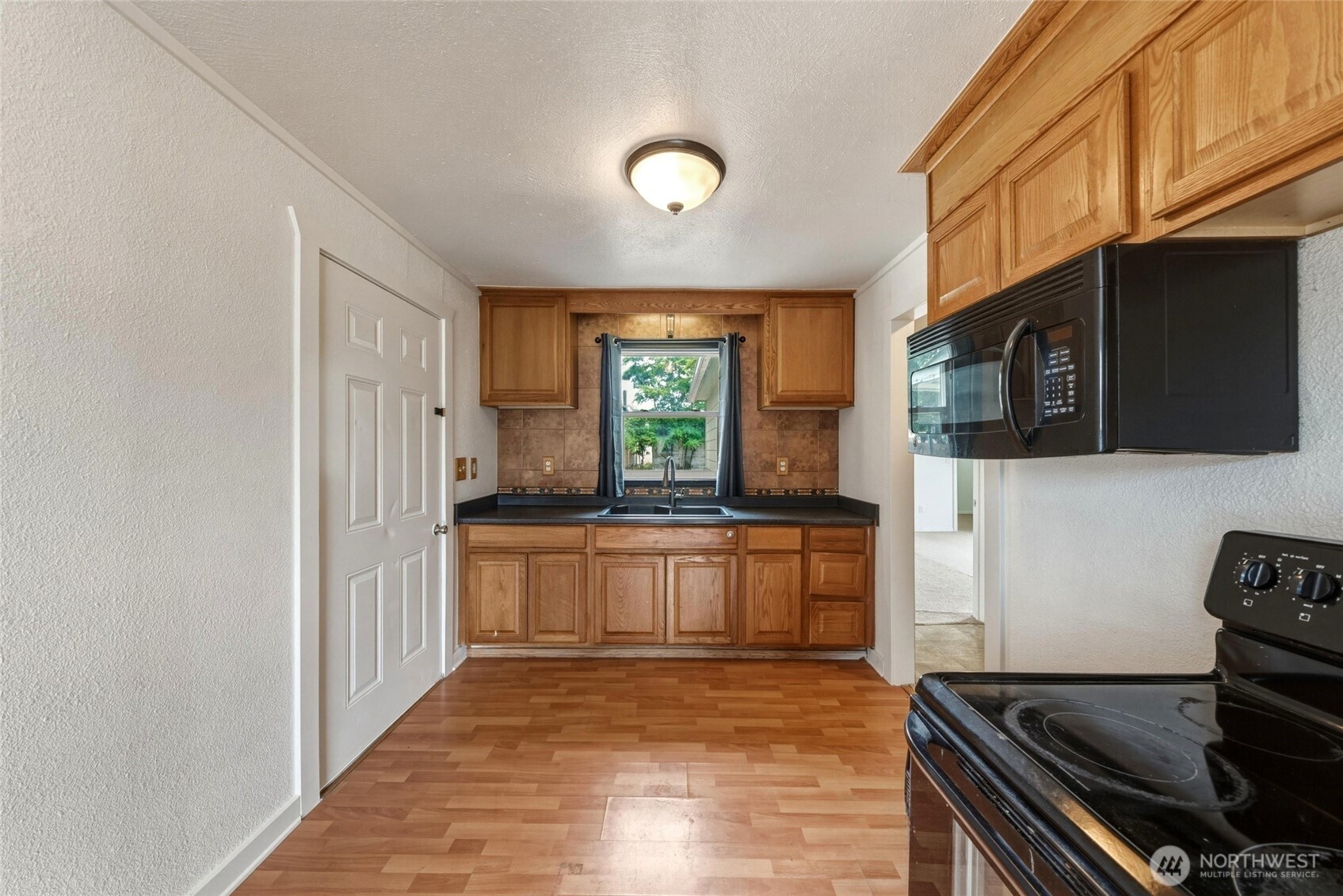 624 White Street Property Photo 5