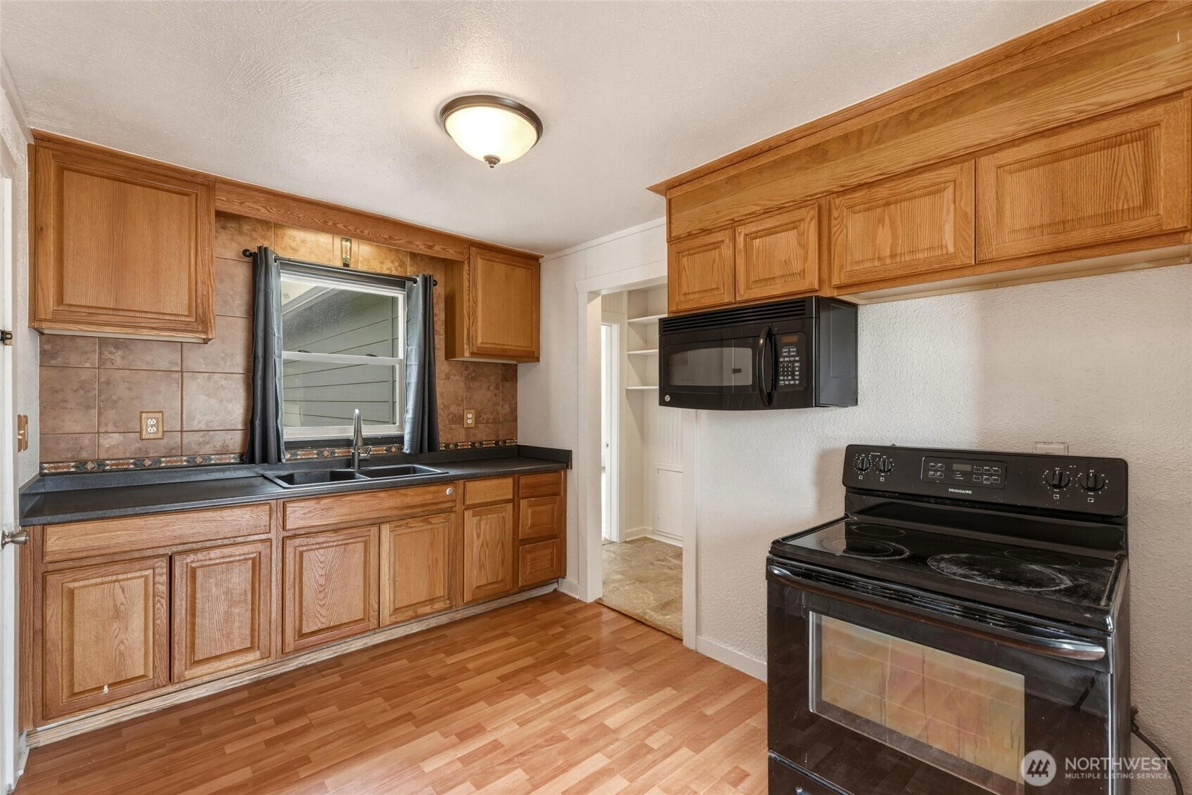 624 White Street Property Photo 6