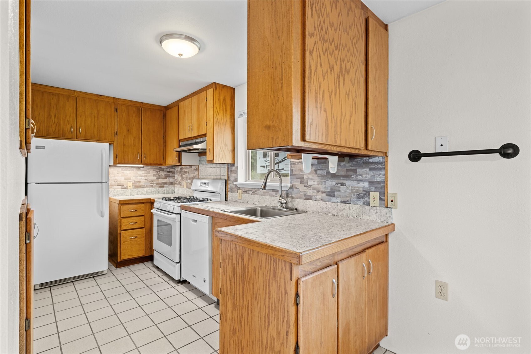 5246 Yearley Drive Property Photo 11