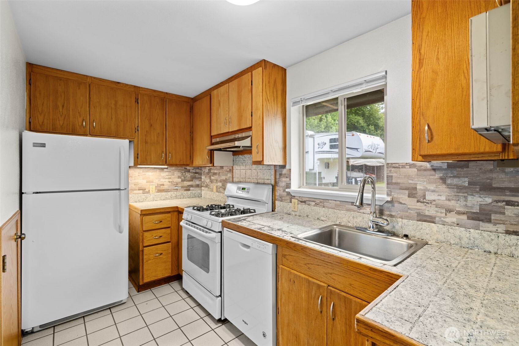 5246 Yearley Drive Property Photo 14