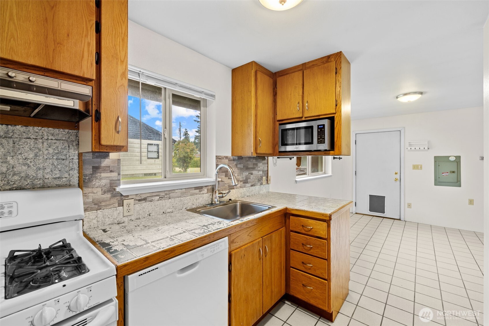 5246 Yearley Drive Property Photo 15
