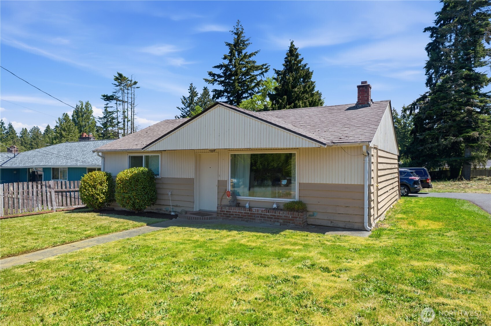 18824 Midvale Avenue Property Photo 3