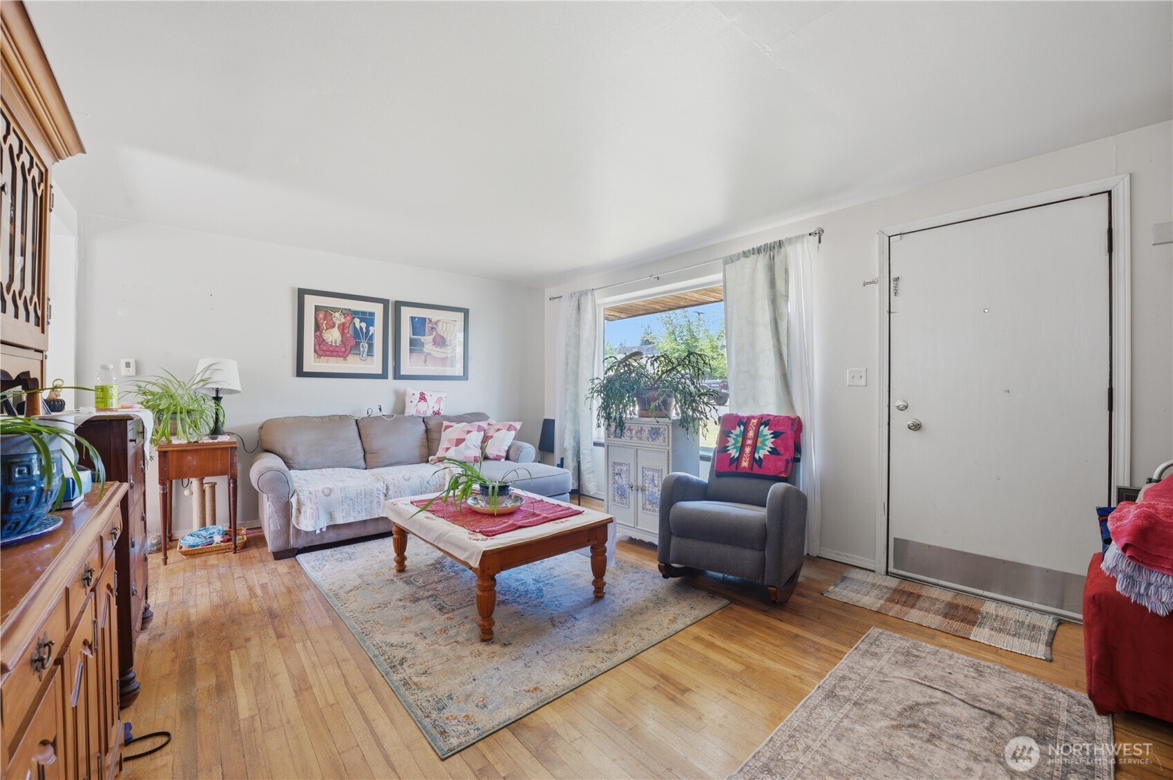 18824 Midvale Avenue Property Photo 8
