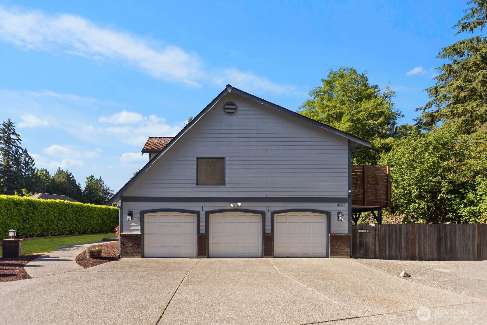 4033 120th Place Property Photo 3