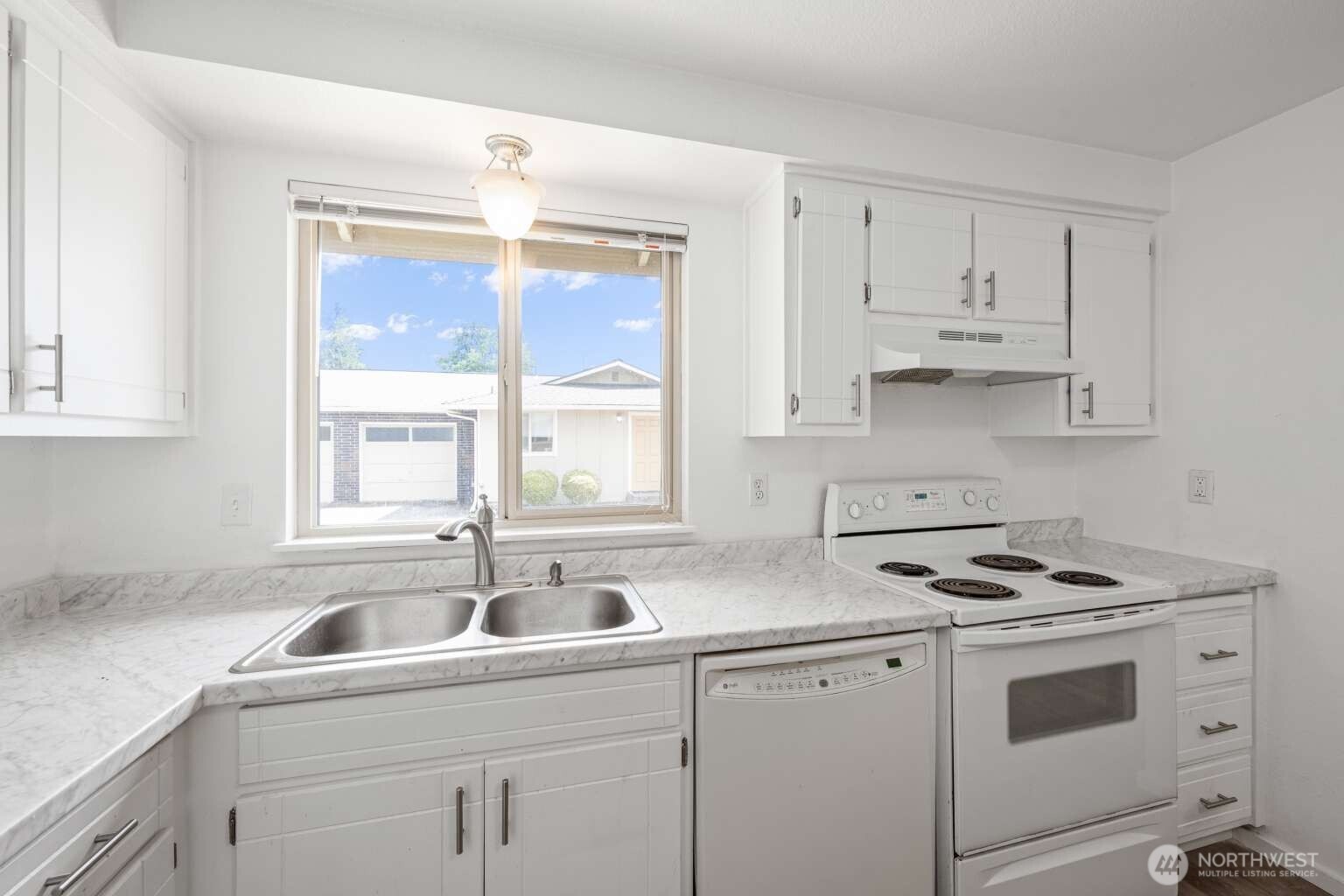1202 Nelson Street Property Photo 6