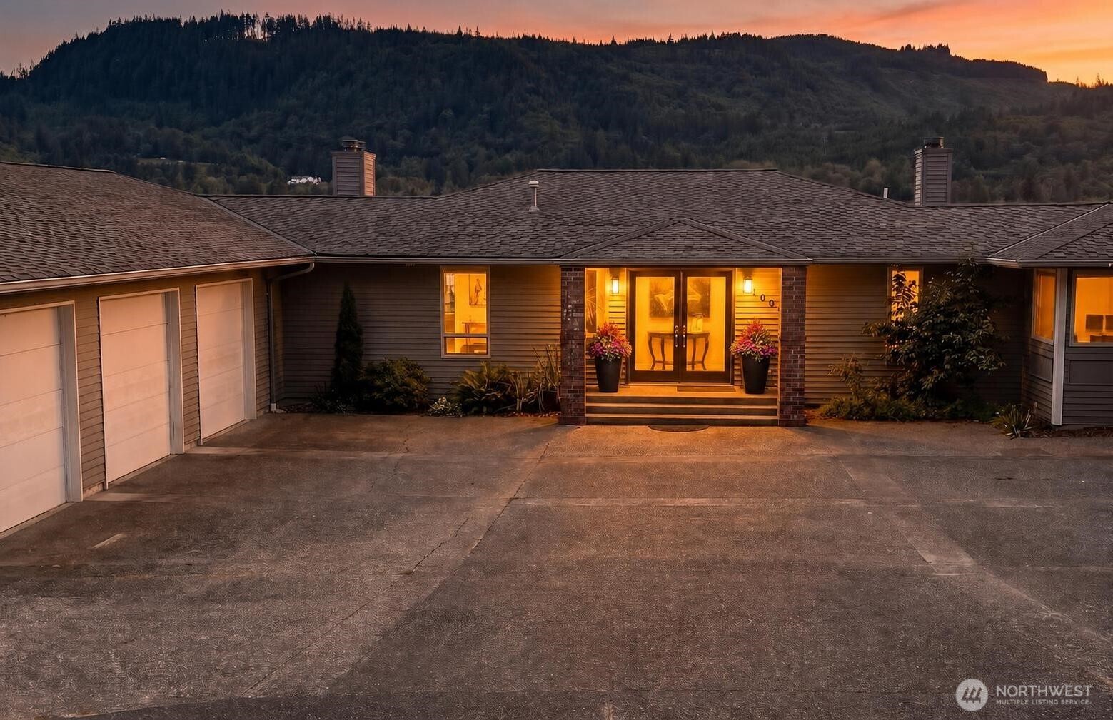 18064 Mariposa Lane Property Photo 6