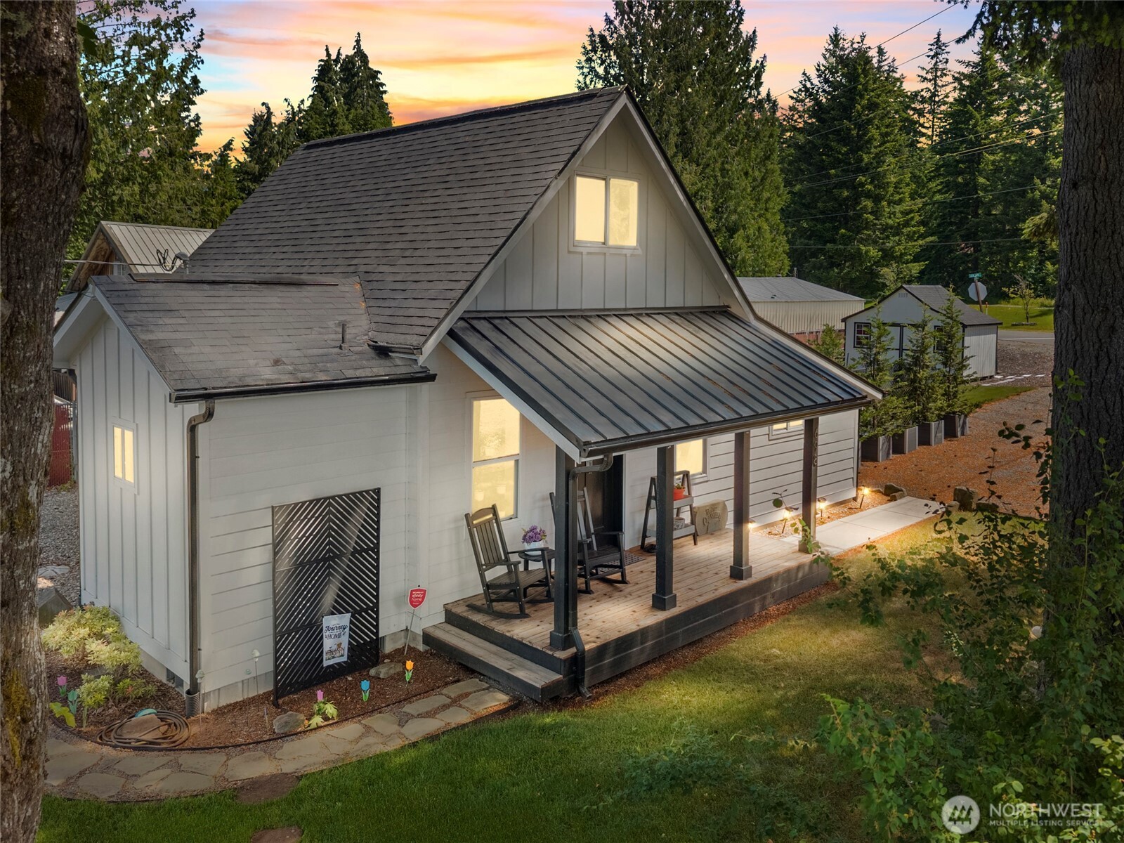 698 6th Avenue Property Photo 1
