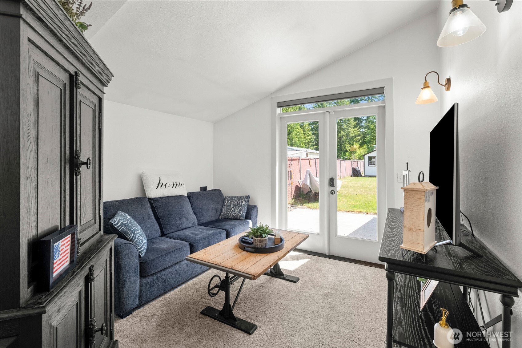 698 6th Avenue Property Photo 16