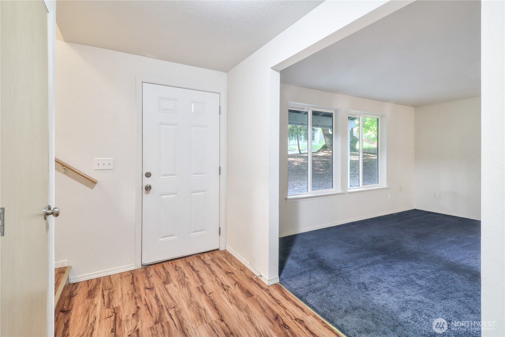 22323 Glenview Court Property Photo 3