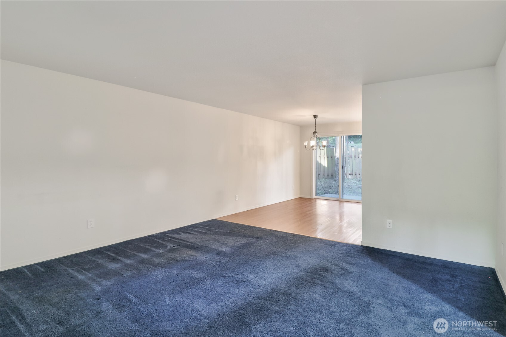 22323 Glenview Court Property Photo 6