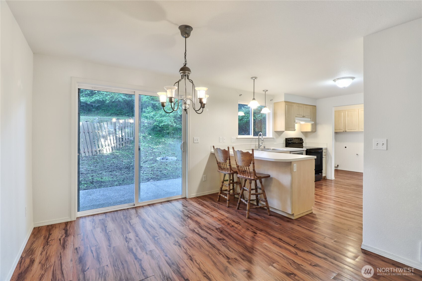 22323 Glenview Court Property Photo 7