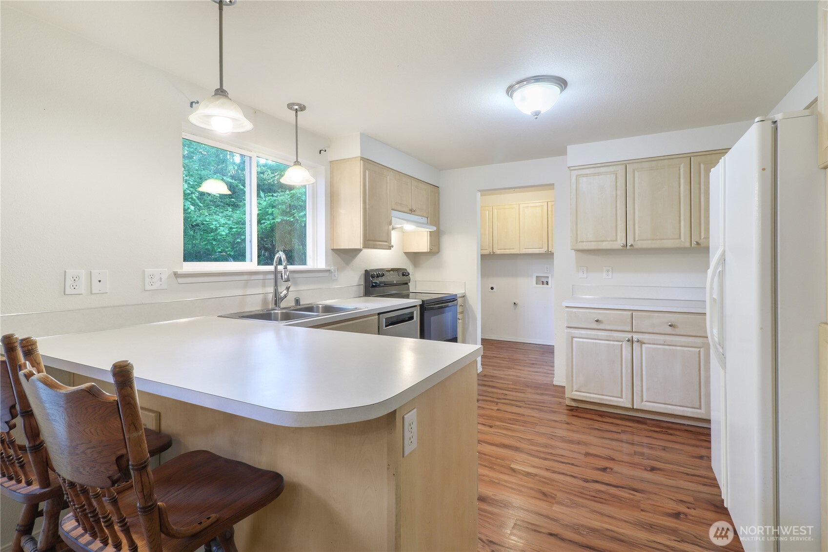 22323 Glenview Court Property Photo 9