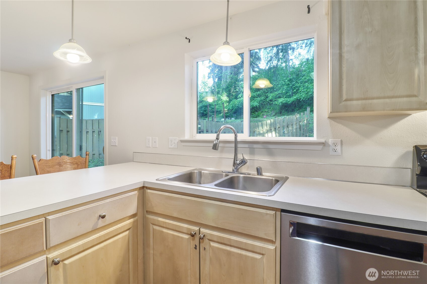 22323 Glenview Court Property Photo 10