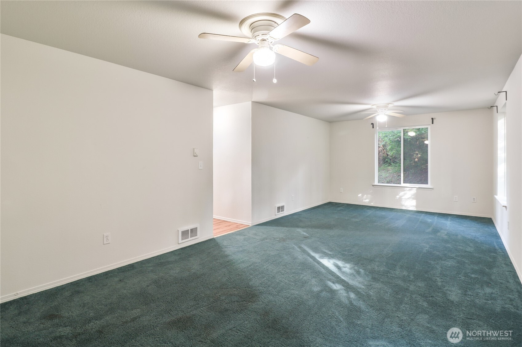 22323 Glenview Court Property Photo 12