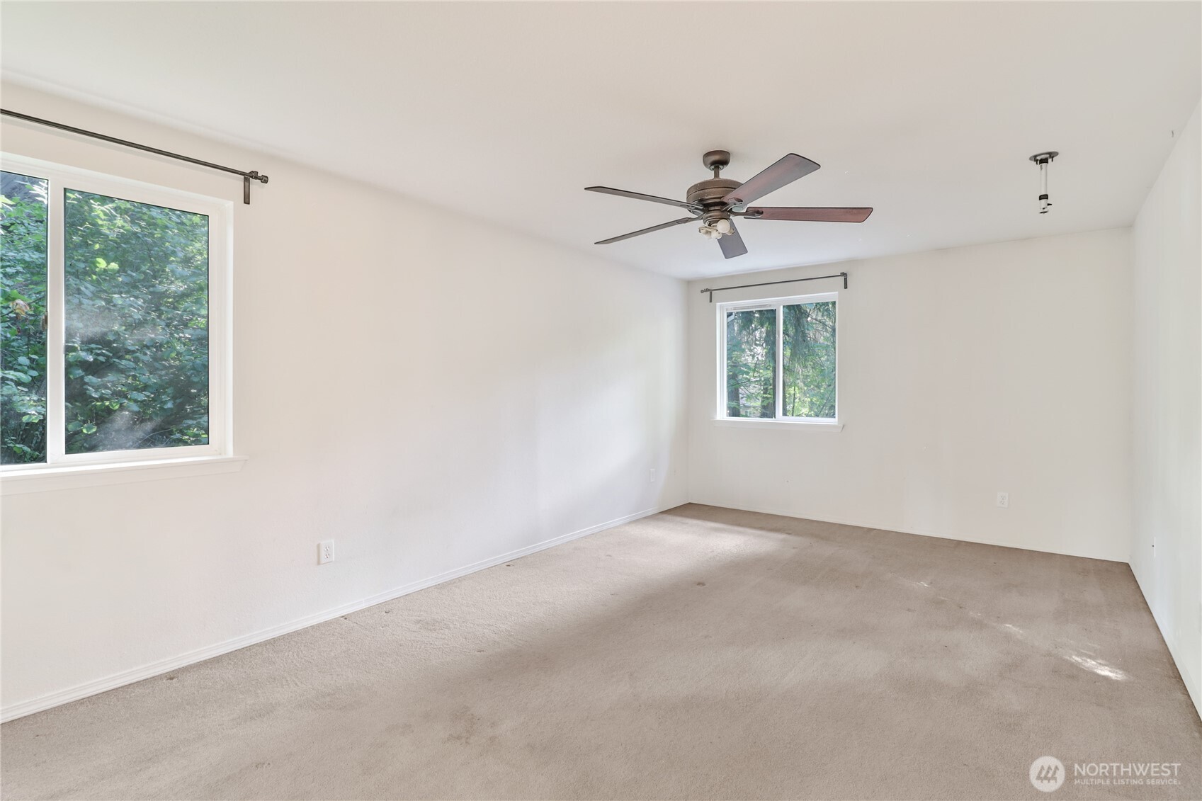 22323 Glenview Court Property Photo 17