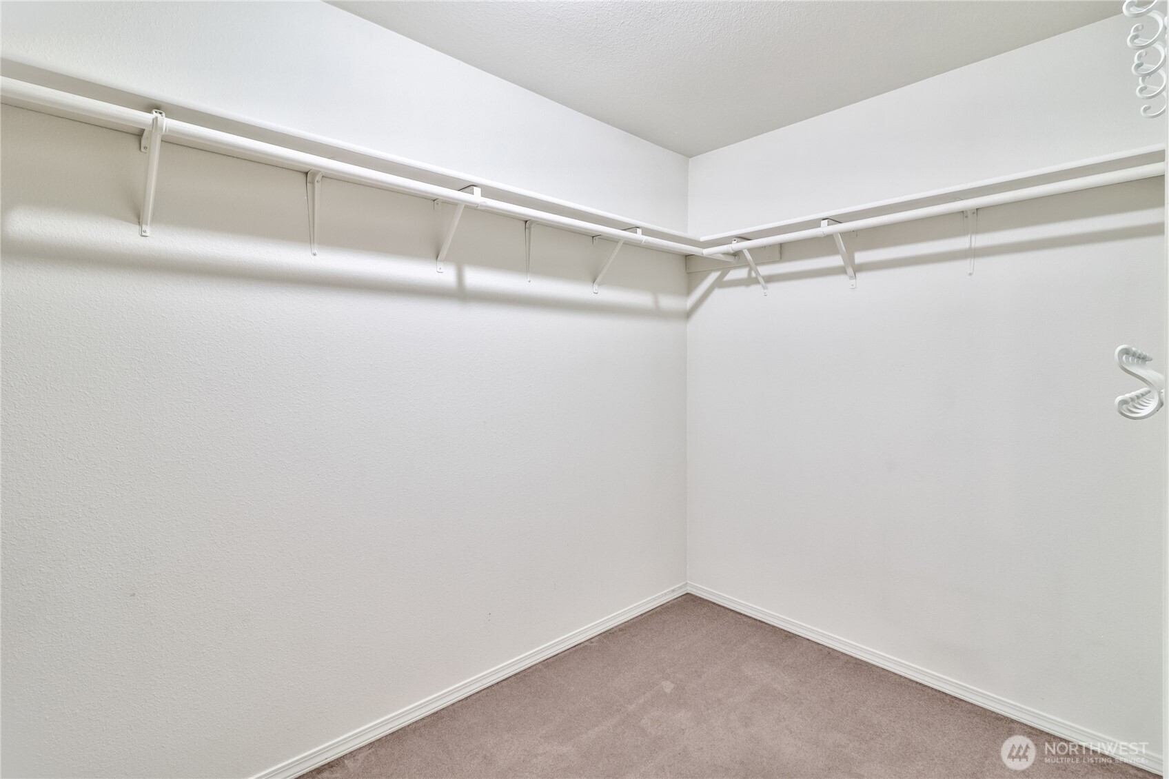 22323 Glenview Court Property Photo 20