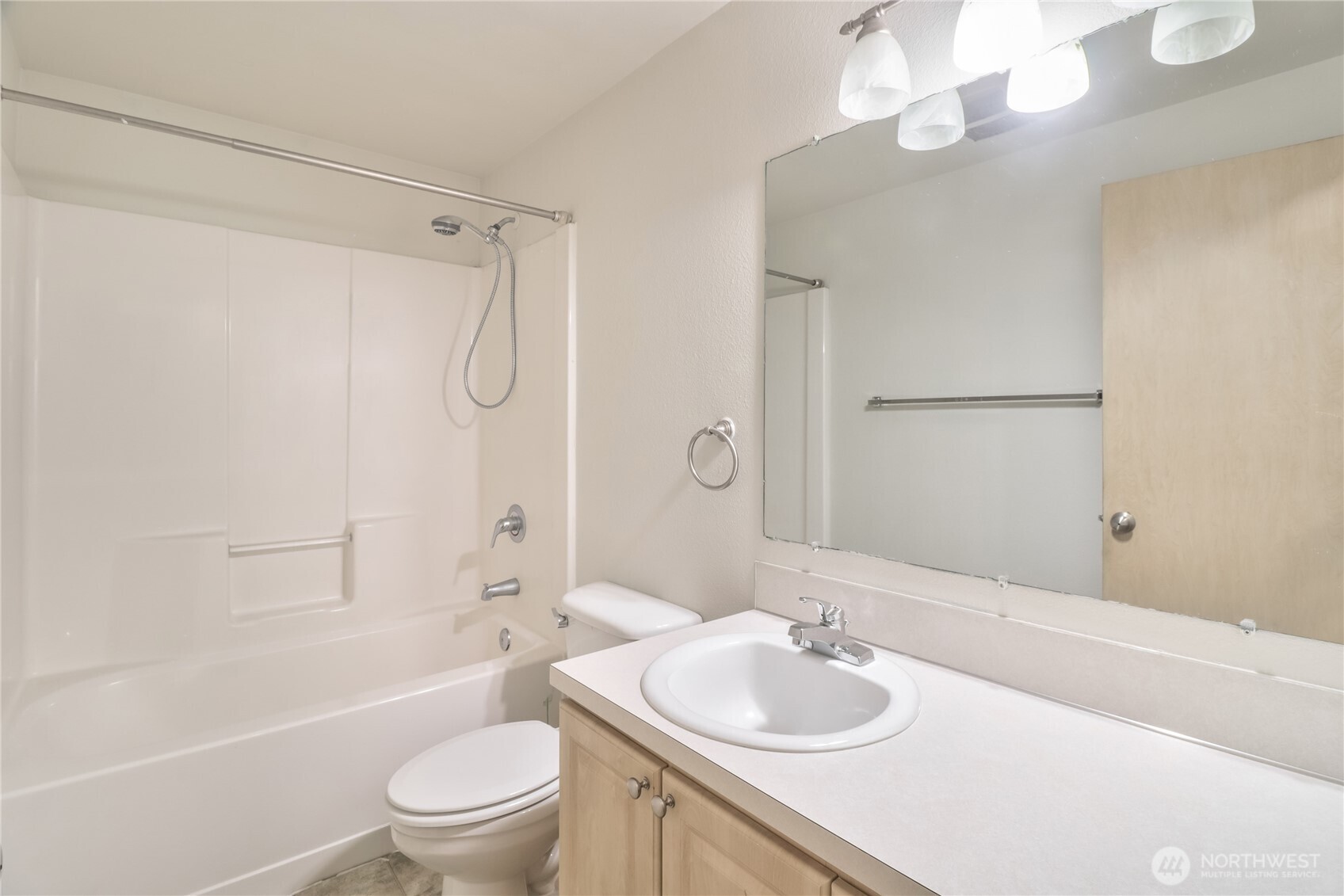 22323 Glenview Court Property Photo 27