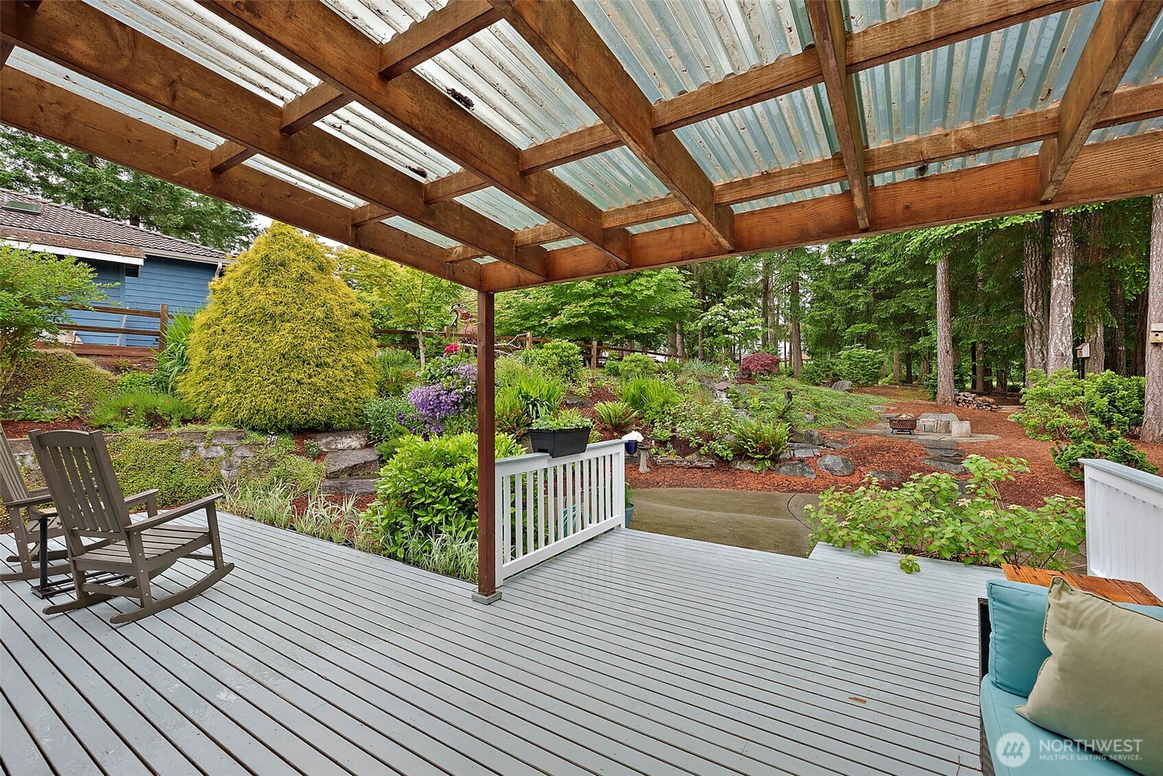 321 E Fairway Dr Property Photo 5