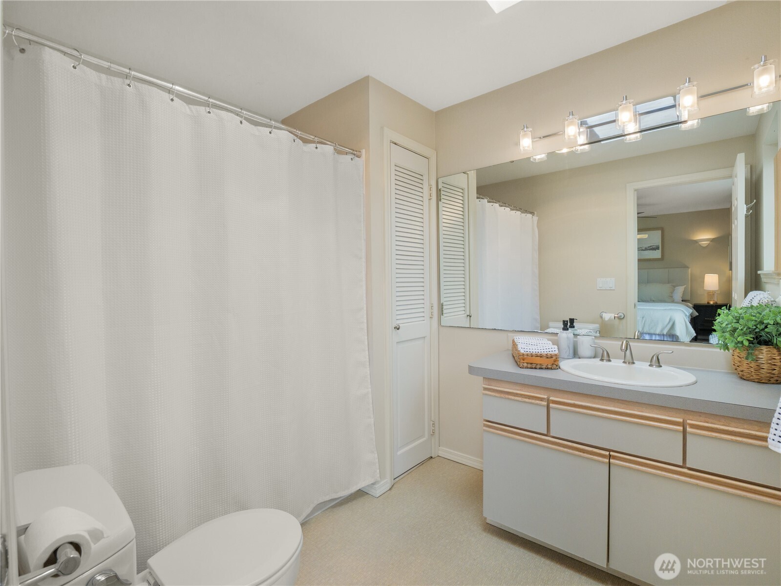 5624 Roosevelt Way 302 Property Photo 13