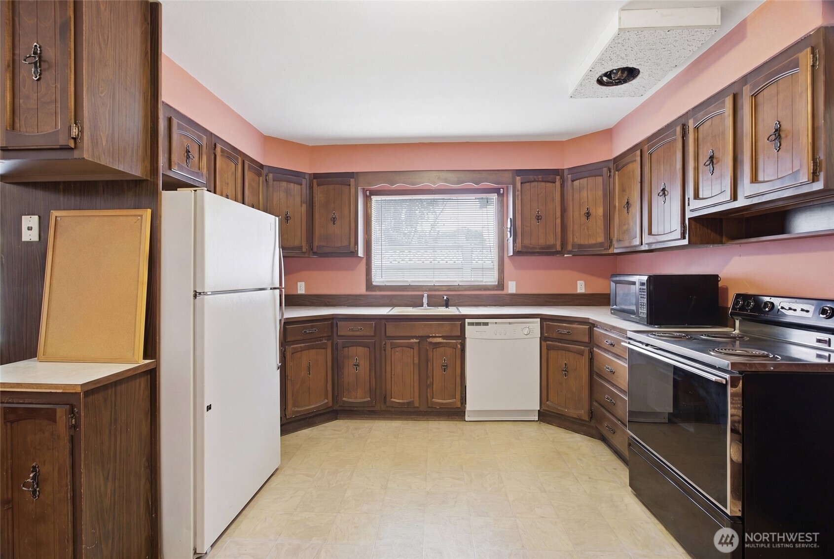 27 E Street Property Photo 9