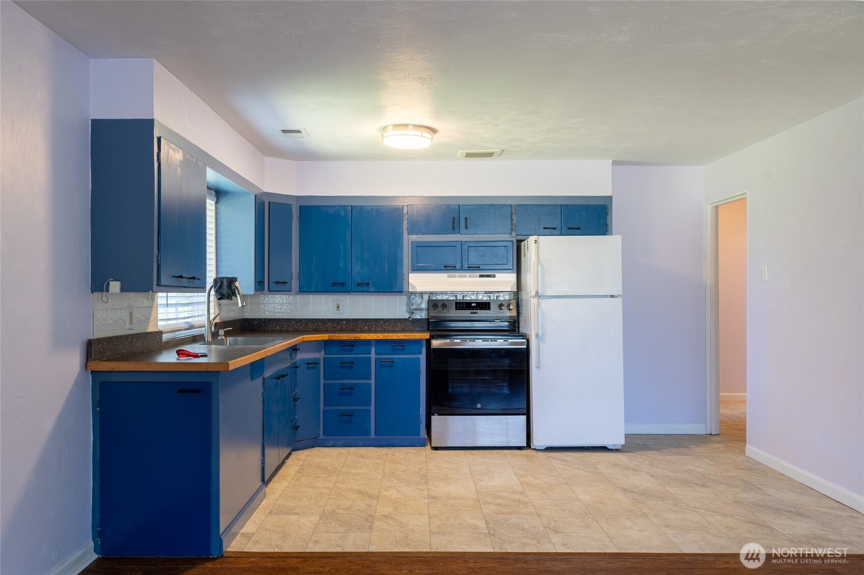1308 W Main Street Property Photo 4