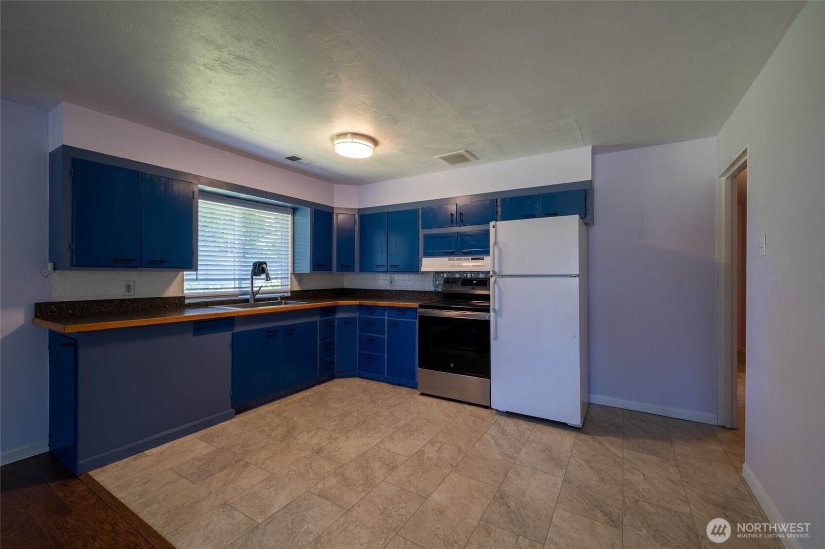 1308 W Main Street Property Photo 5