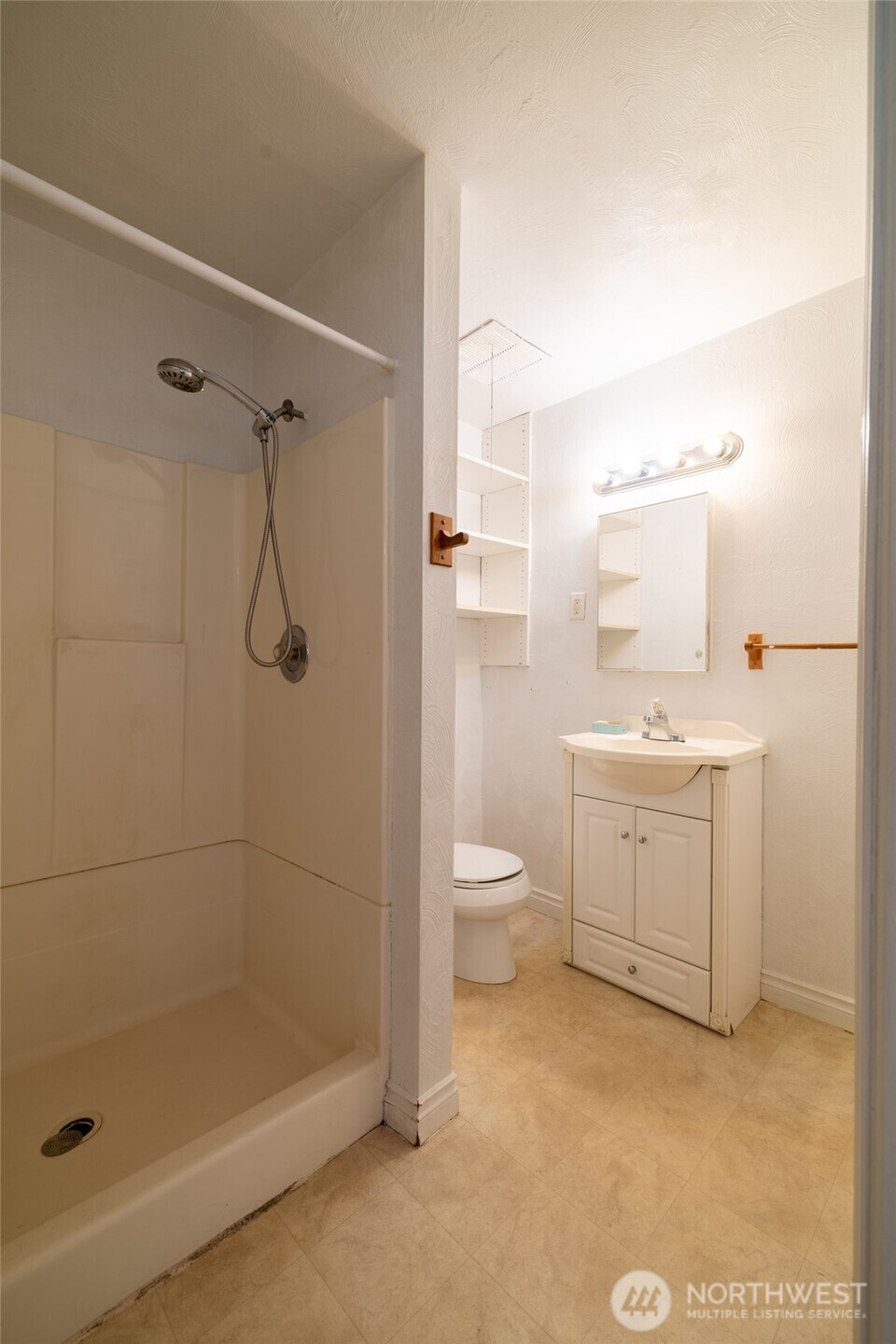 1308 W Main Street Property Photo 10