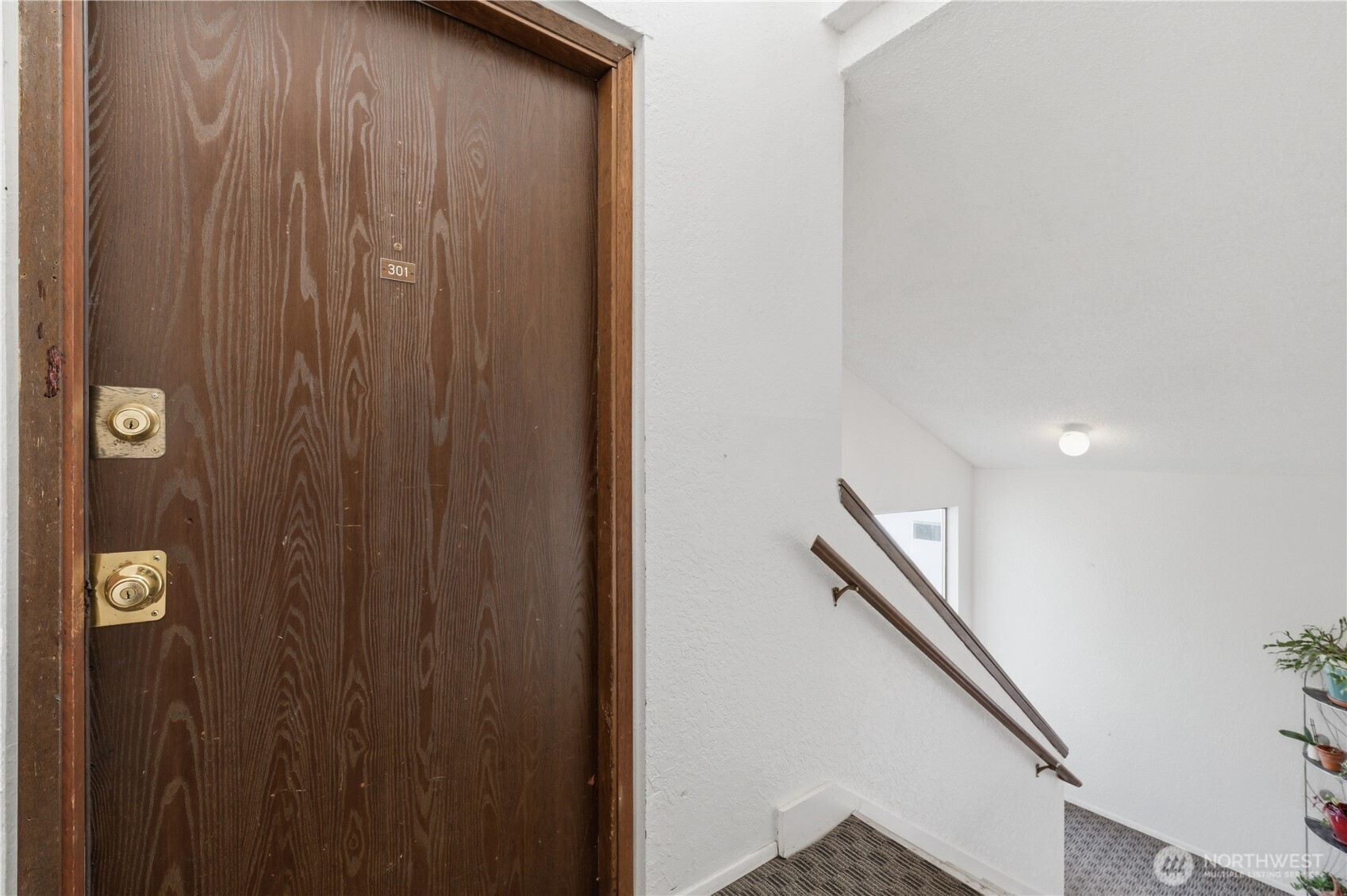 4526 S Henderson Street Property Photo 9