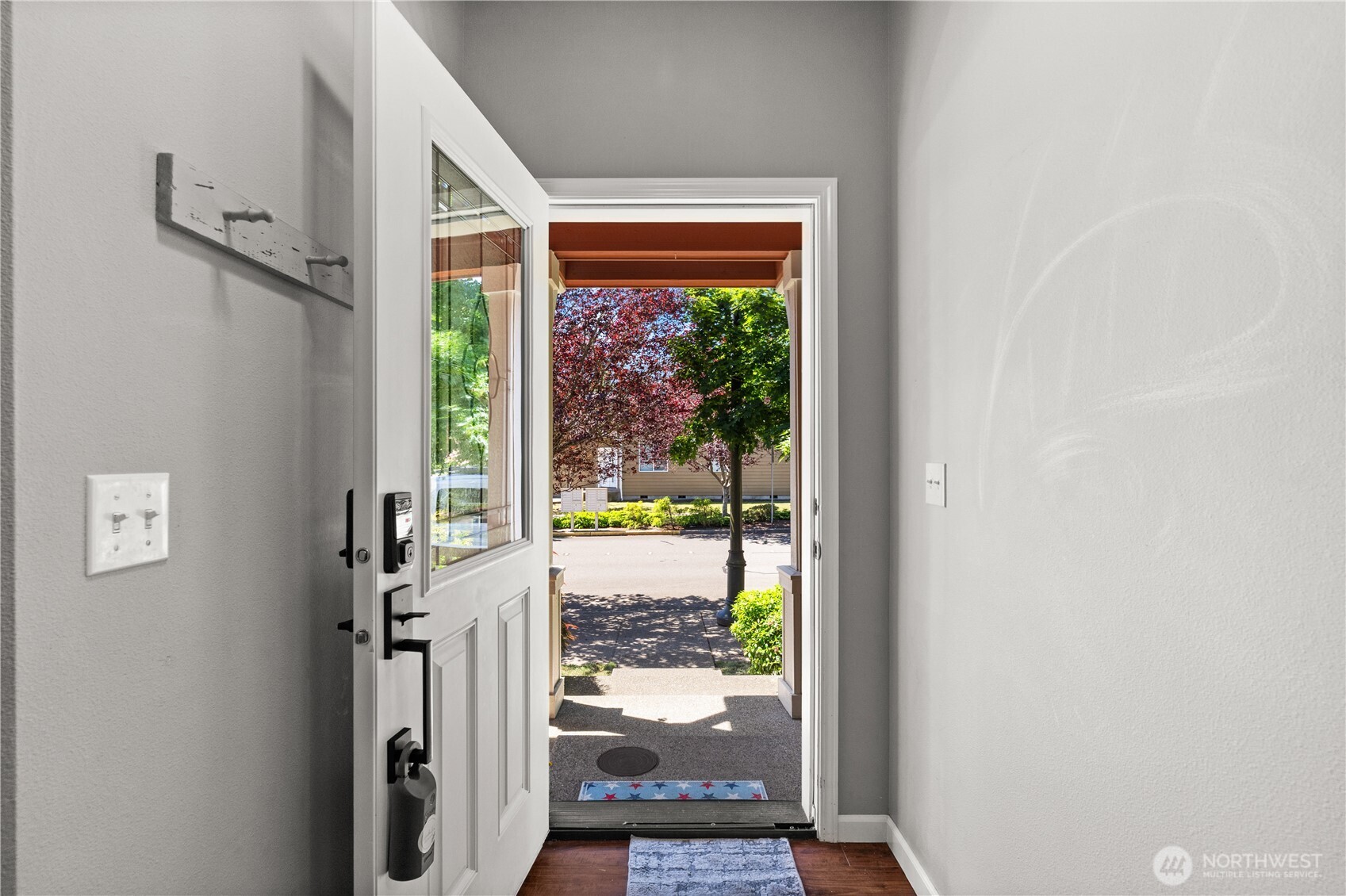 4538 Edgewater Boulevard Property Photo 3