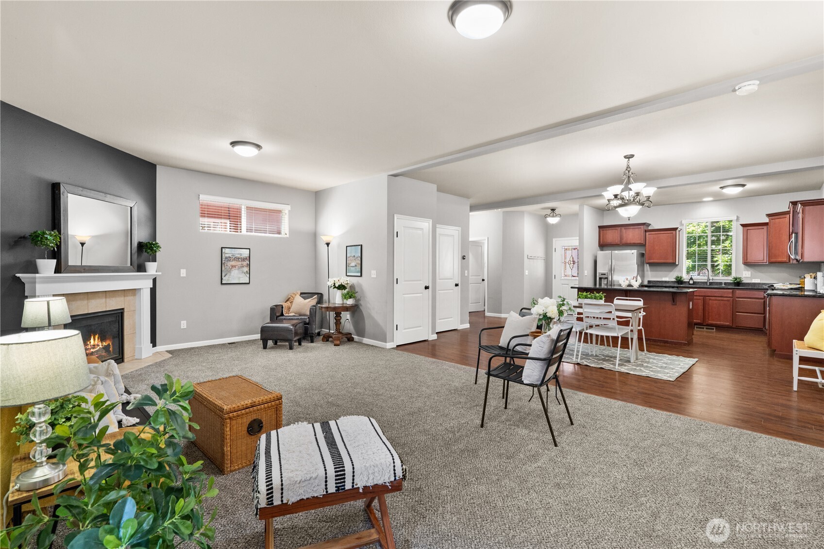 4538 Edgewater Boulevard Property Photo 8