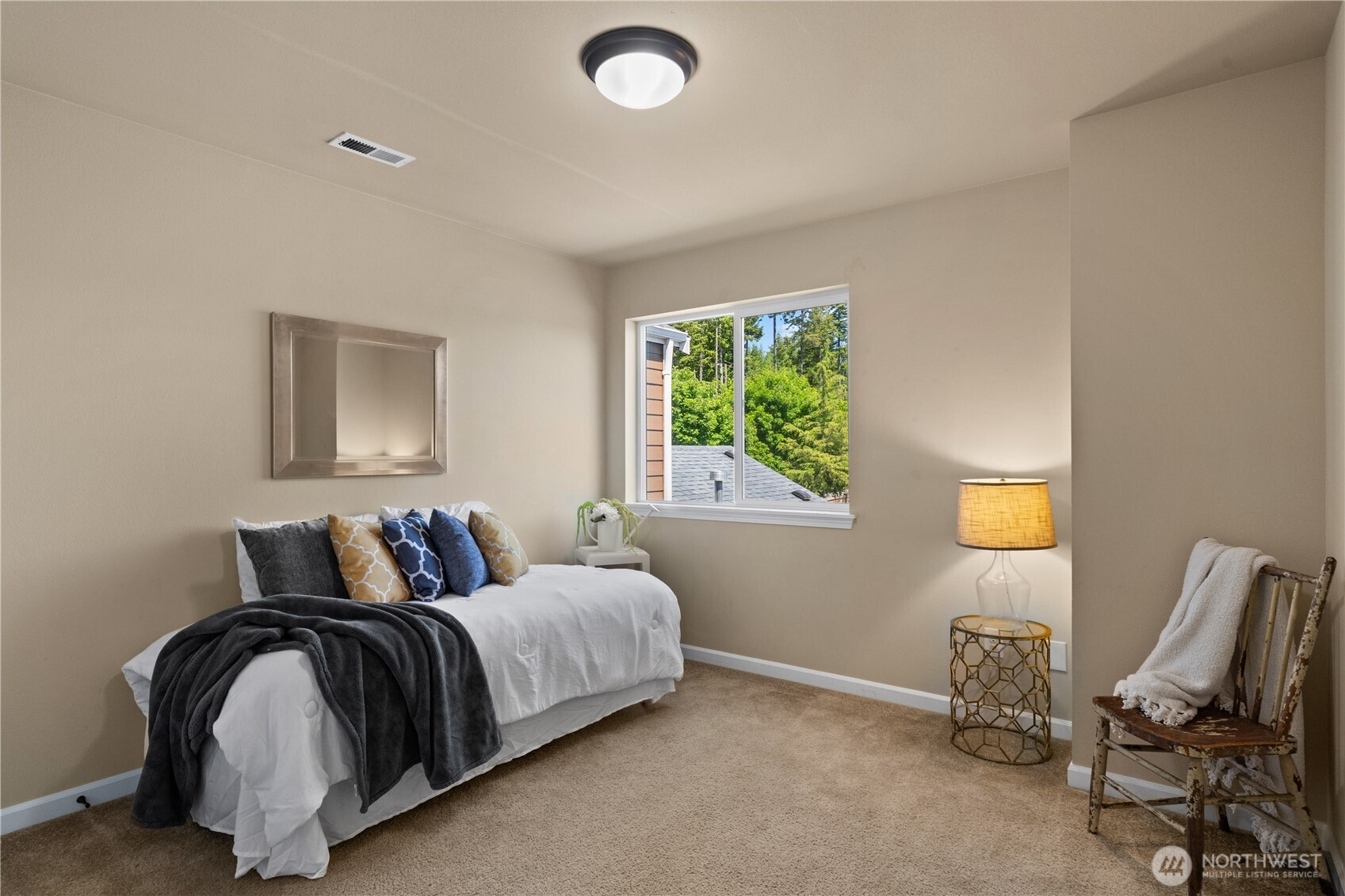 4538 Edgewater Boulevard Property Photo 13