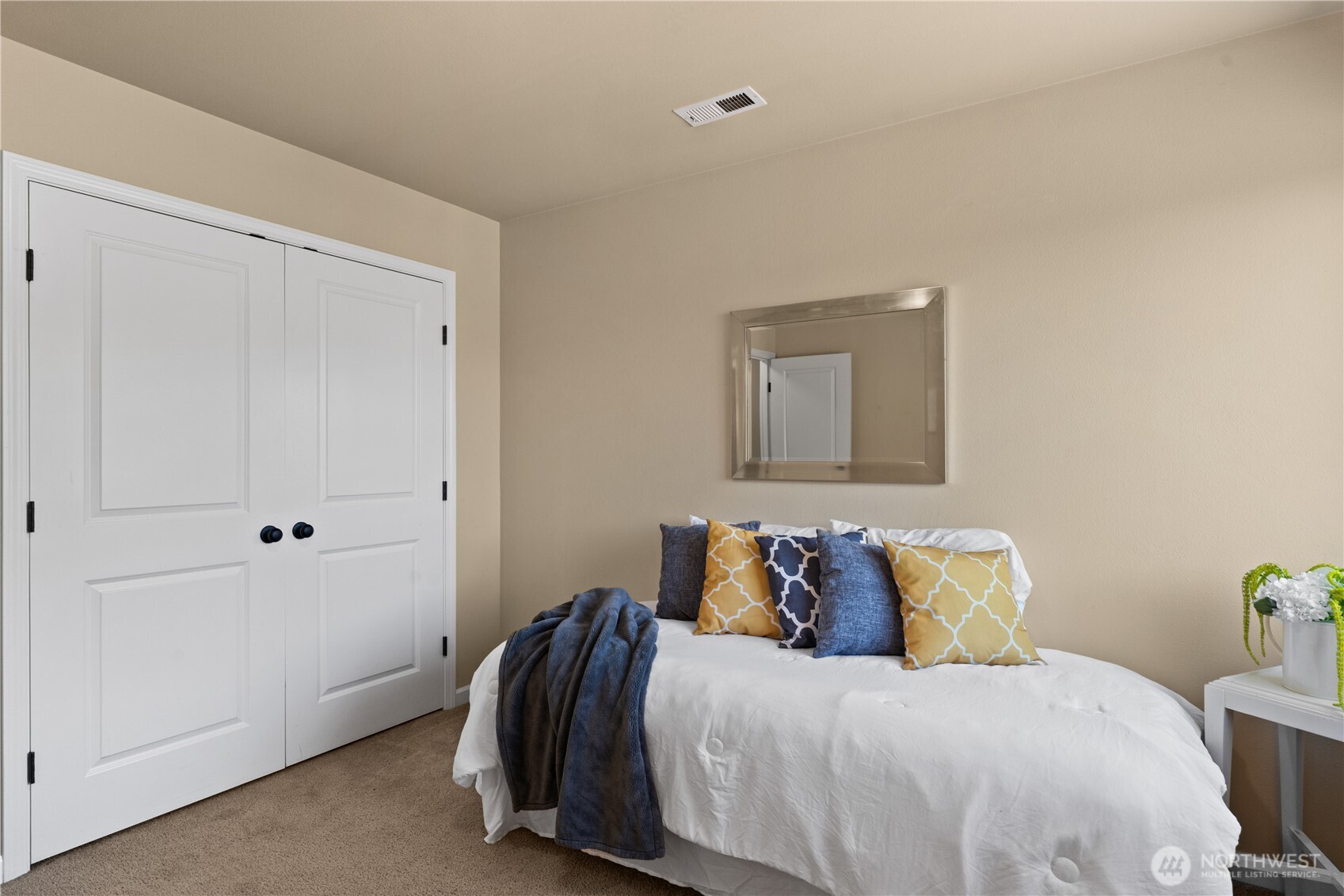 4538 Edgewater Boulevard Property Photo 14