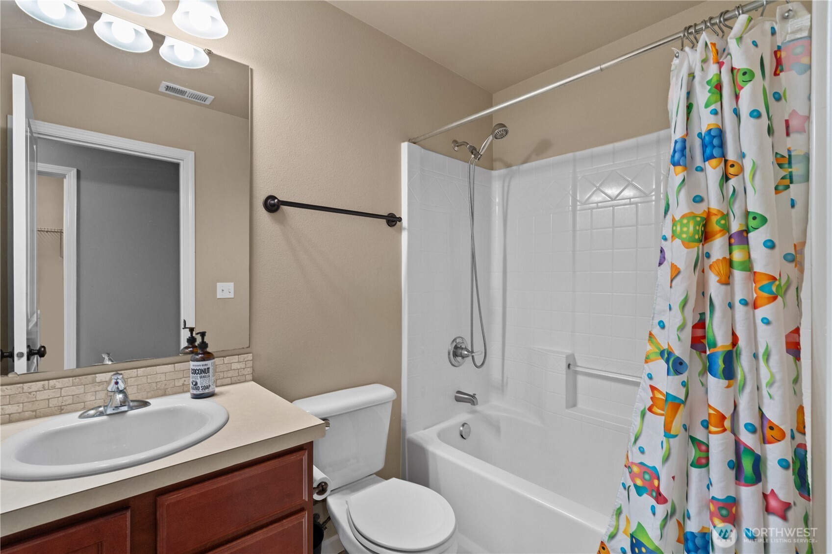 4538 Edgewater Boulevard Property Photo 15