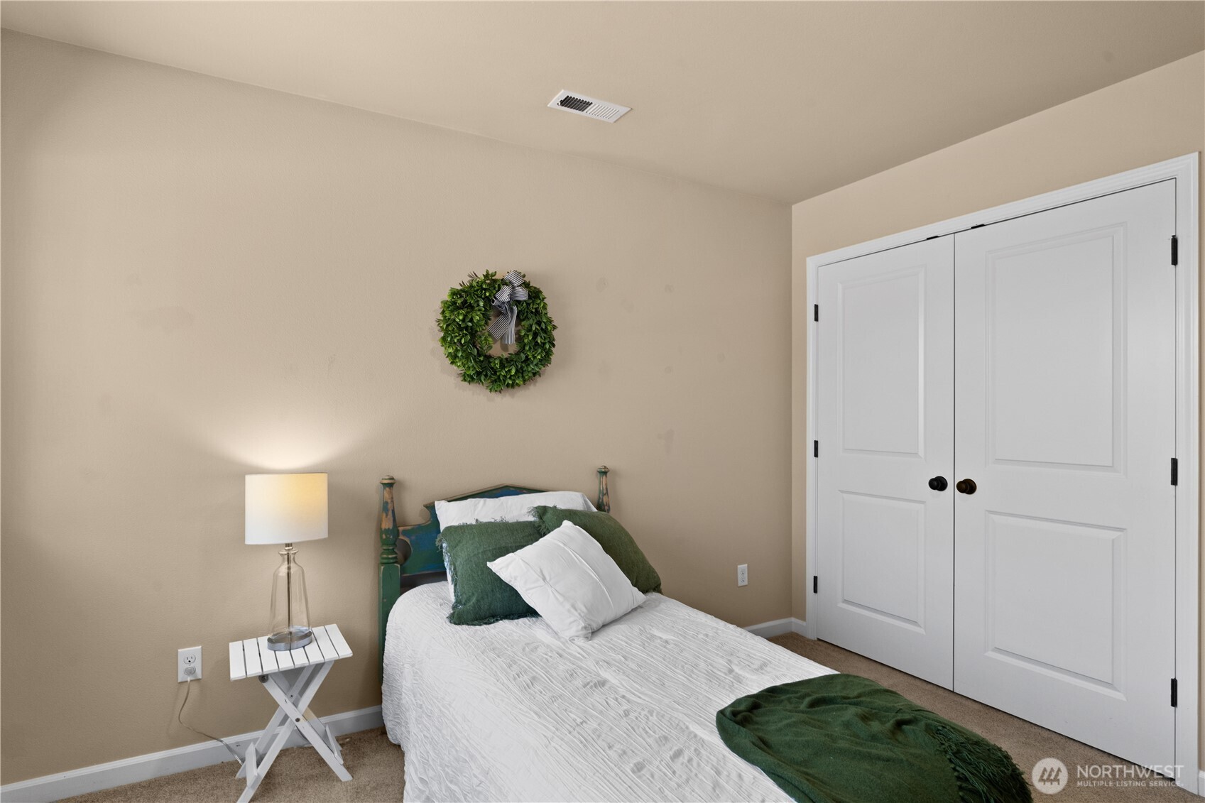4538 Edgewater Boulevard Property Photo 17