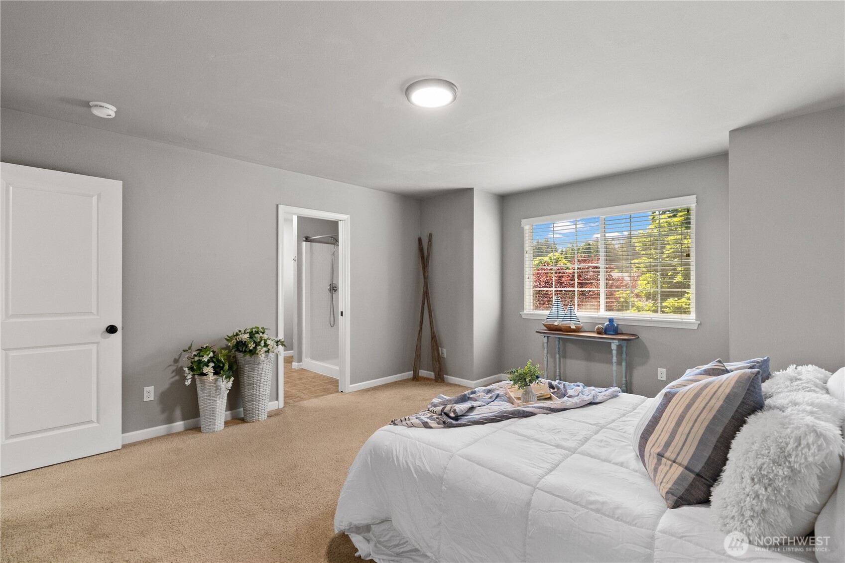 4538 Edgewater Boulevard Property Photo 20