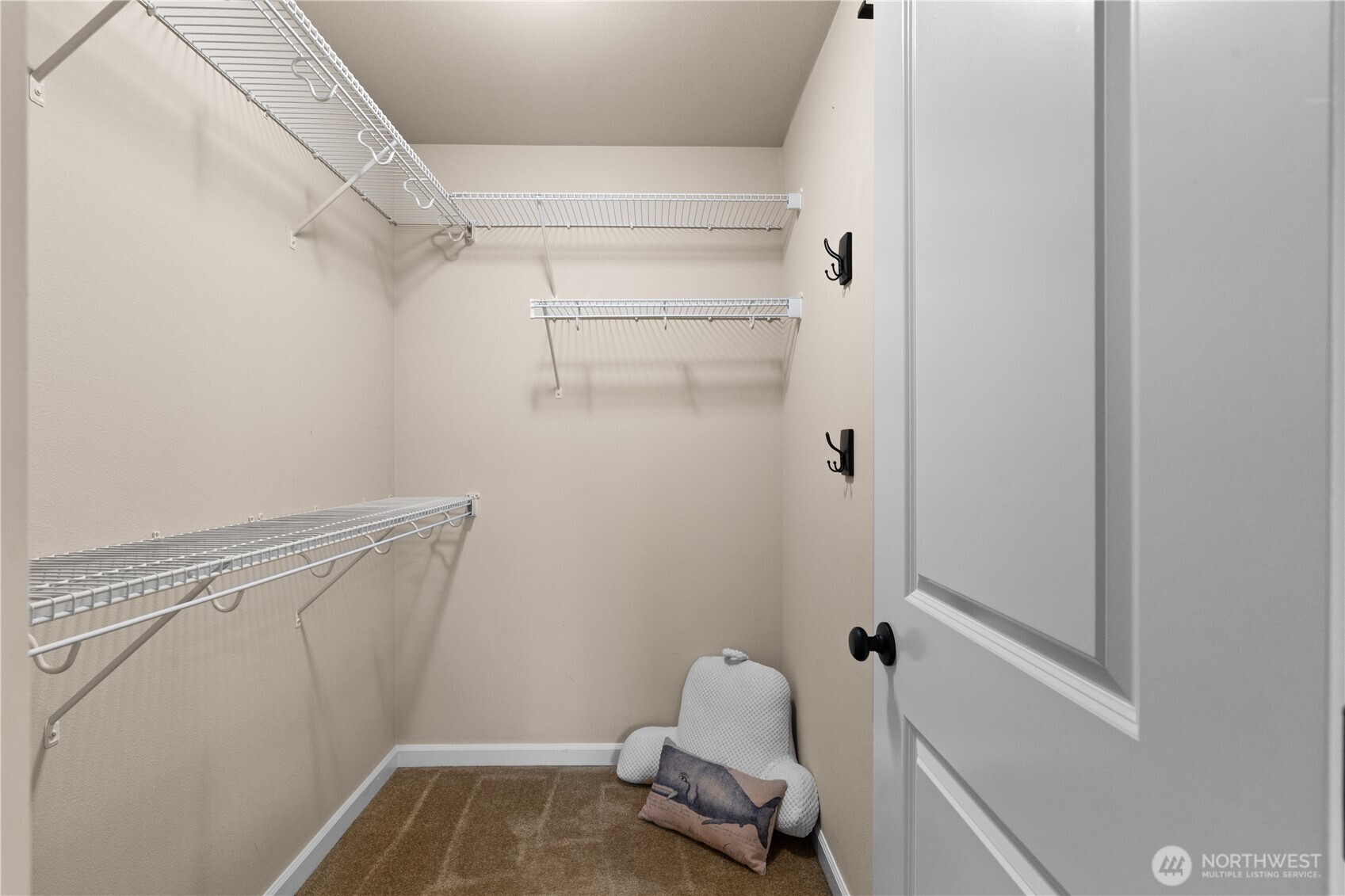 4538 Edgewater Boulevard Property Photo 21