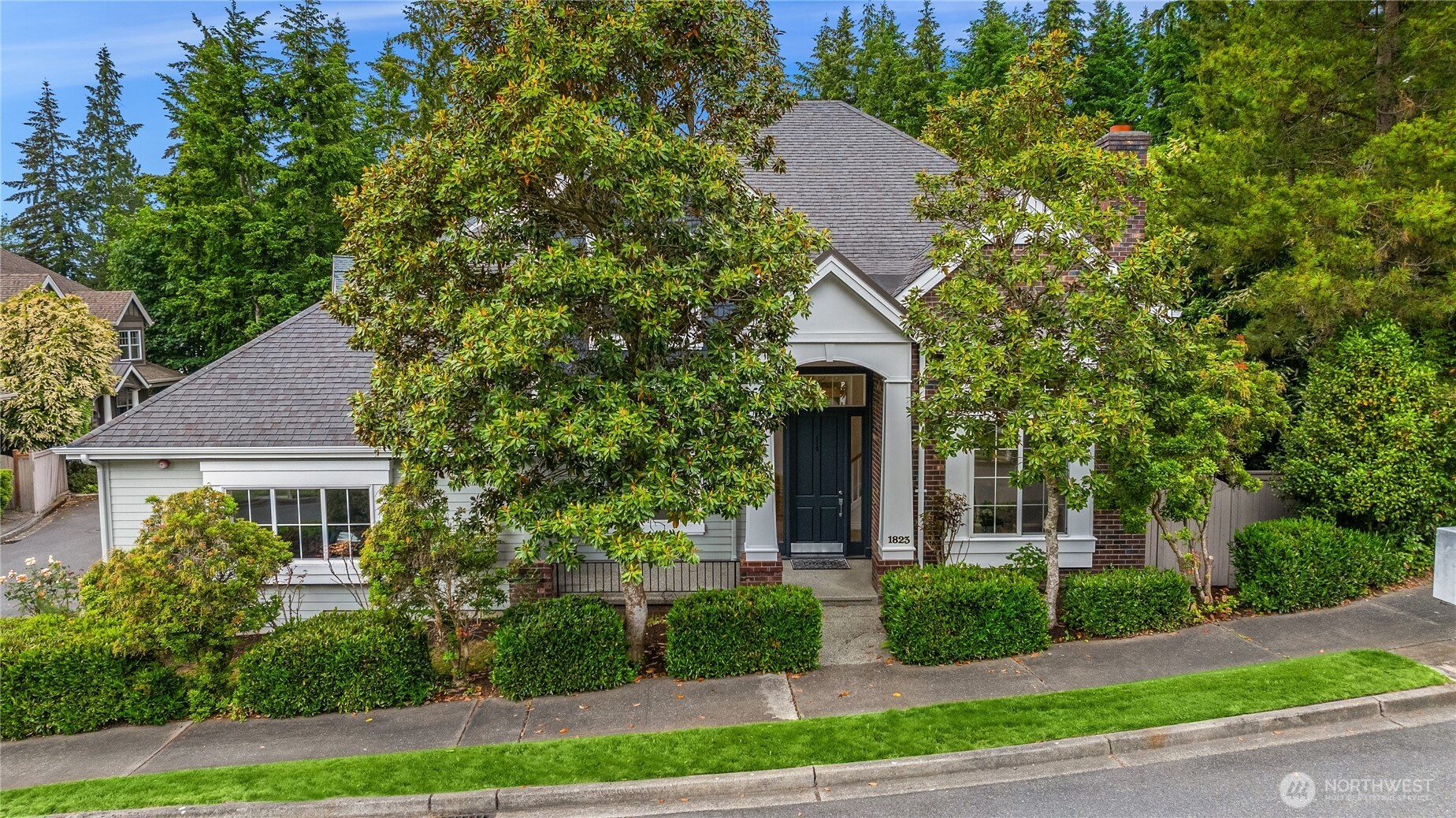 1823 145th Place Property Photo 4